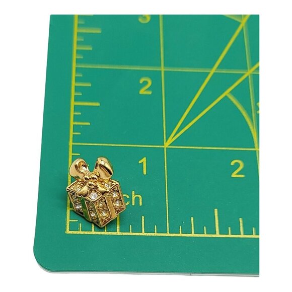 1990 Avon Sparkling Package Earrings Surgical Steel Posts NIB Gold Tone - Picture 2 of 5